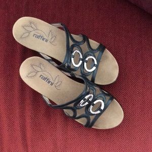 Cute little sandals perfect 👌 condition